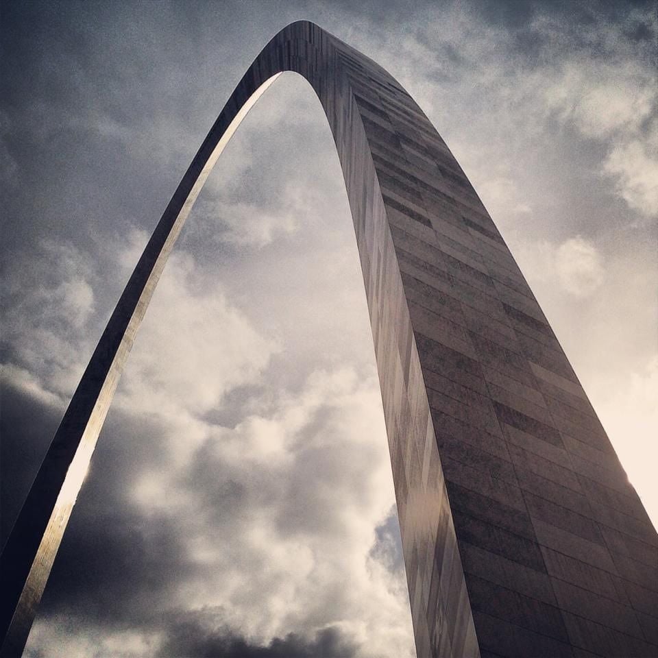 Gateway Arch cloudy